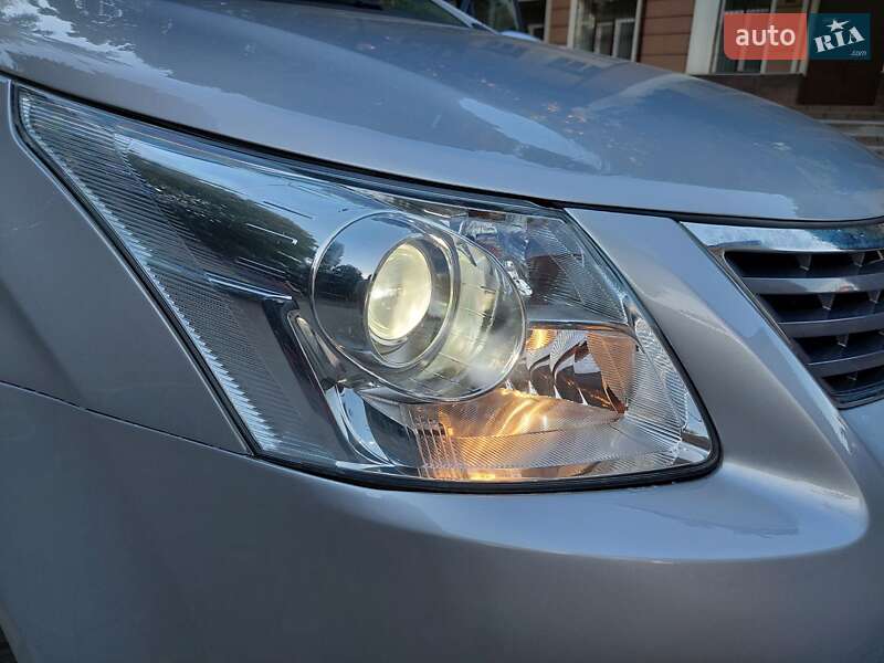 Седан Toyota Avensis 2009 в Одесі