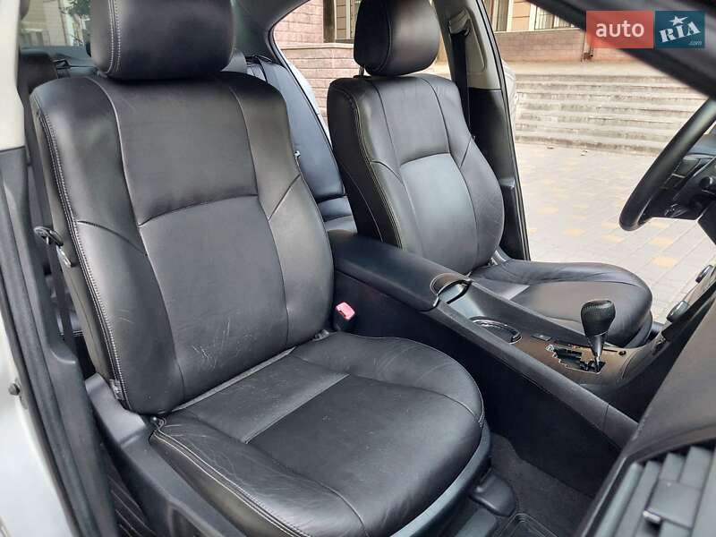 Седан Toyota Avensis 2009 в Одесі