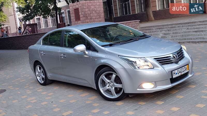 Седан Toyota Avensis 2009 в Одесі