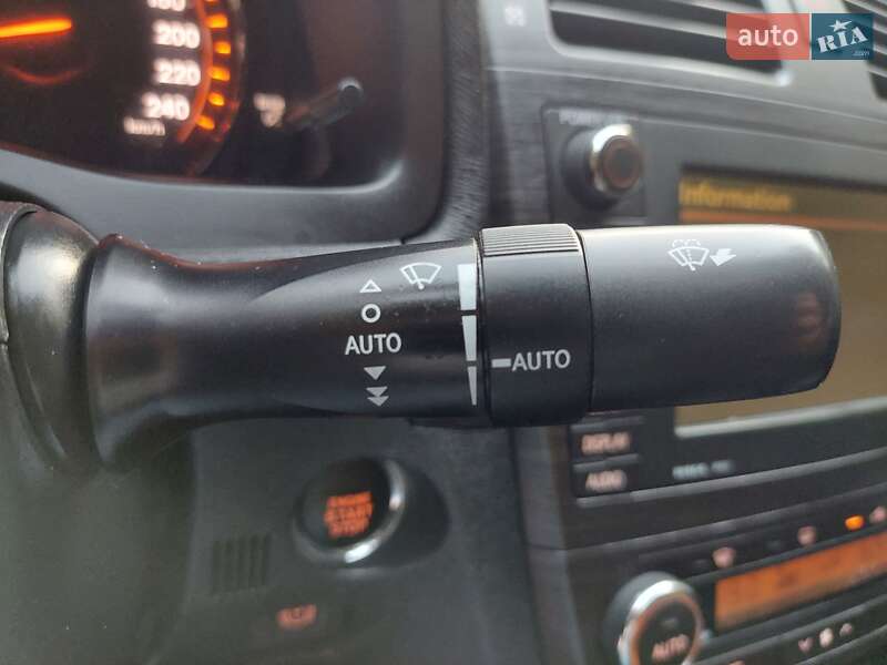Седан Toyota Avensis 2009 в Одесі