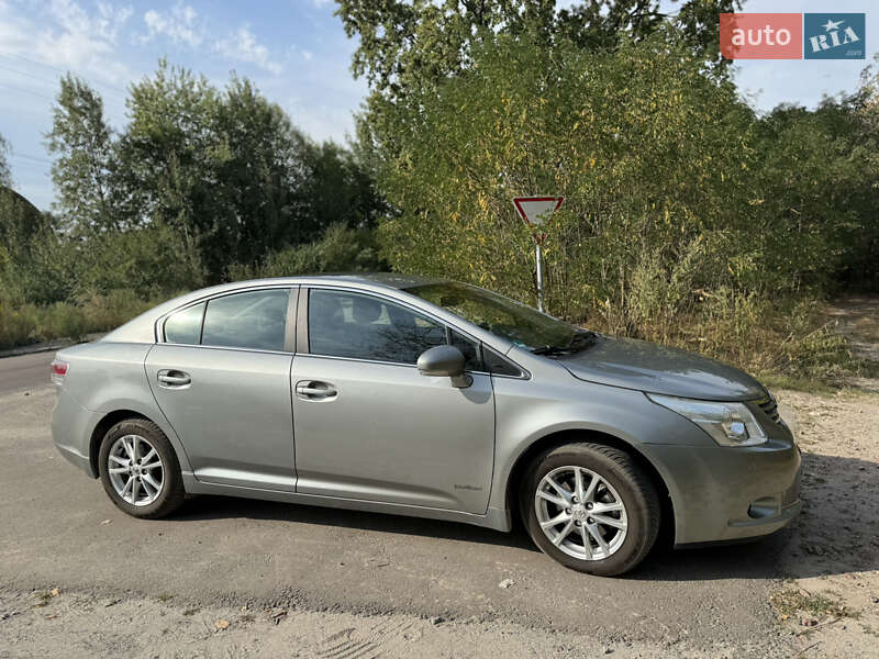 Седан Toyota Avensis 2011 в Житомирі