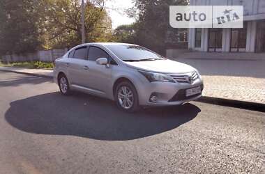 Седан Toyota Avensis 2013 в Черновцах