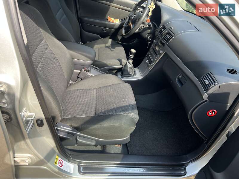 Седан Toyota Avensis 2007 в Виннице