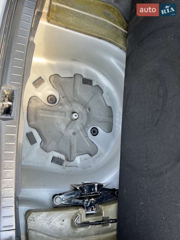 Седан Toyota Avensis 2007 в Виннице