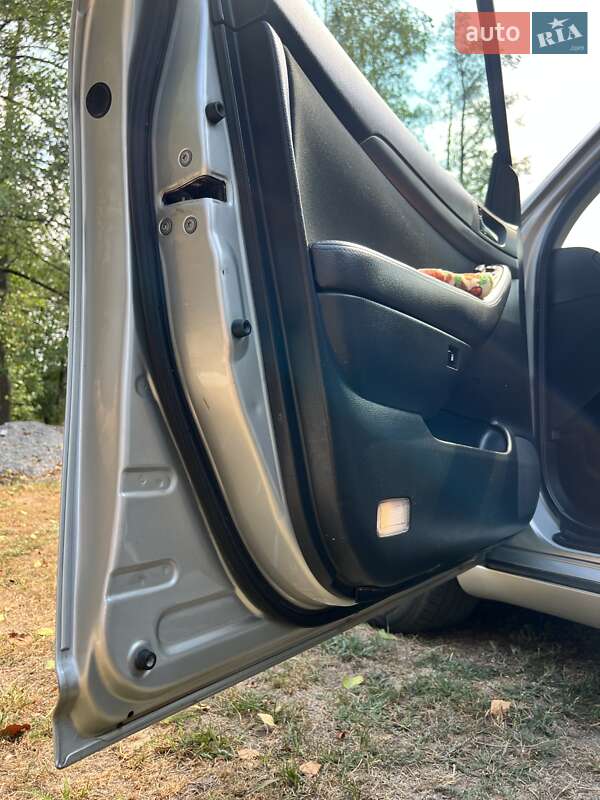 Седан Toyota Avensis 2007 в Виннице