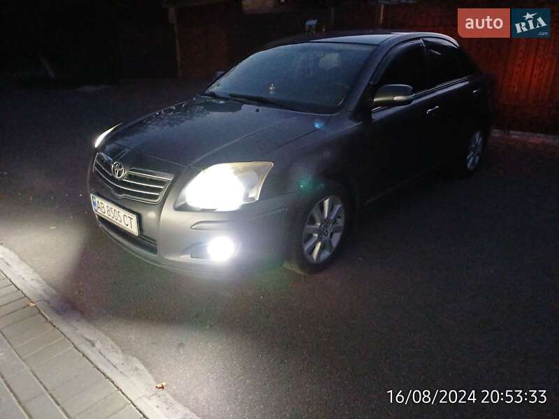 Седан Toyota Avensis 2008 в Виннице