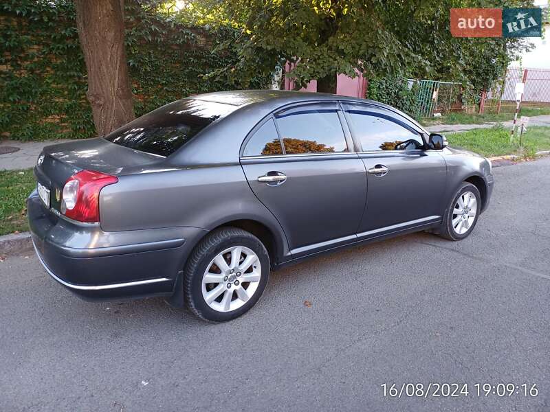Седан Toyota Avensis 2008 в Виннице