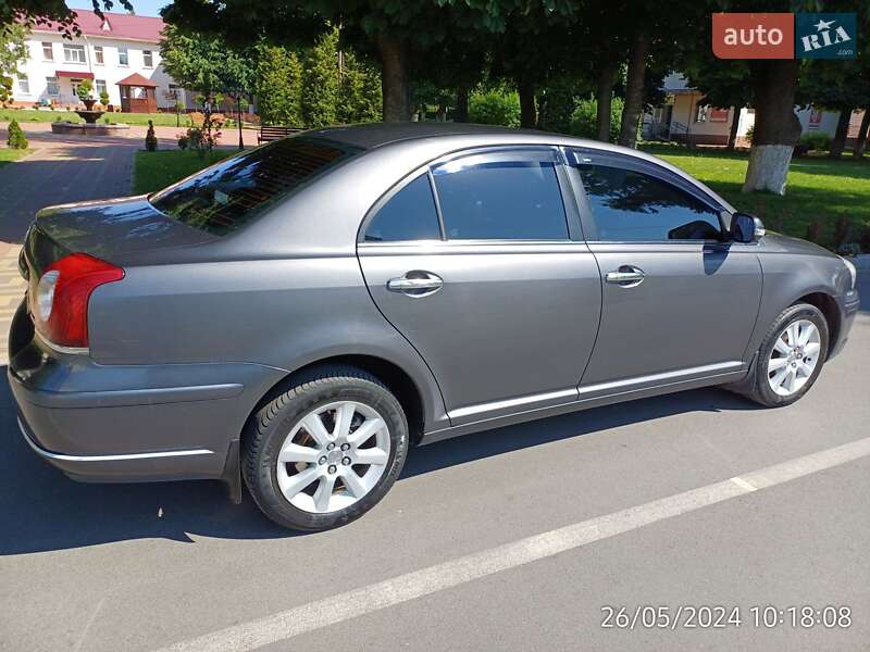 Седан Toyota Avensis 2008 в Виннице