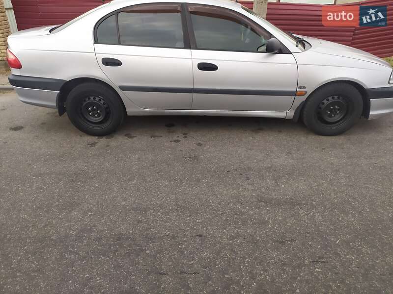 Седан Toyota Avensis 2001 в Немирові