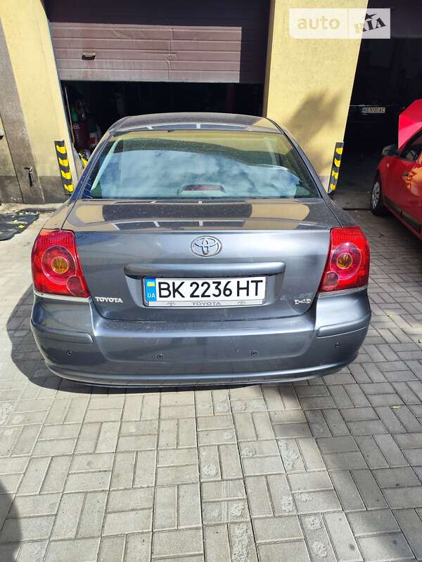 Седан Toyota Avensis 2006 в Борисполе