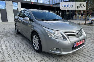 Універсал Toyota Avensis 2010 в Рівному