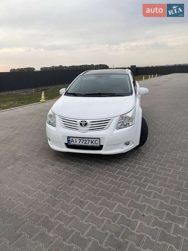 Універсал Toyota Avensis 2011 в 