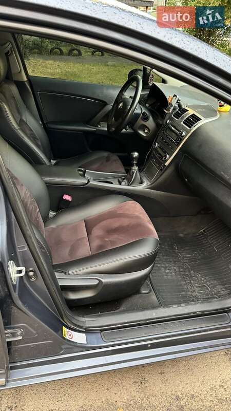 Универсал Toyota Avensis 2011 в Житомире фото 14 Универсал Toyota Avensis 2011 в Житомире