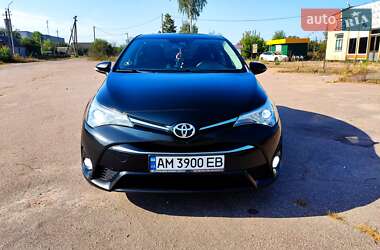 Седан Toyota Avensis 2015 в Хорошеві