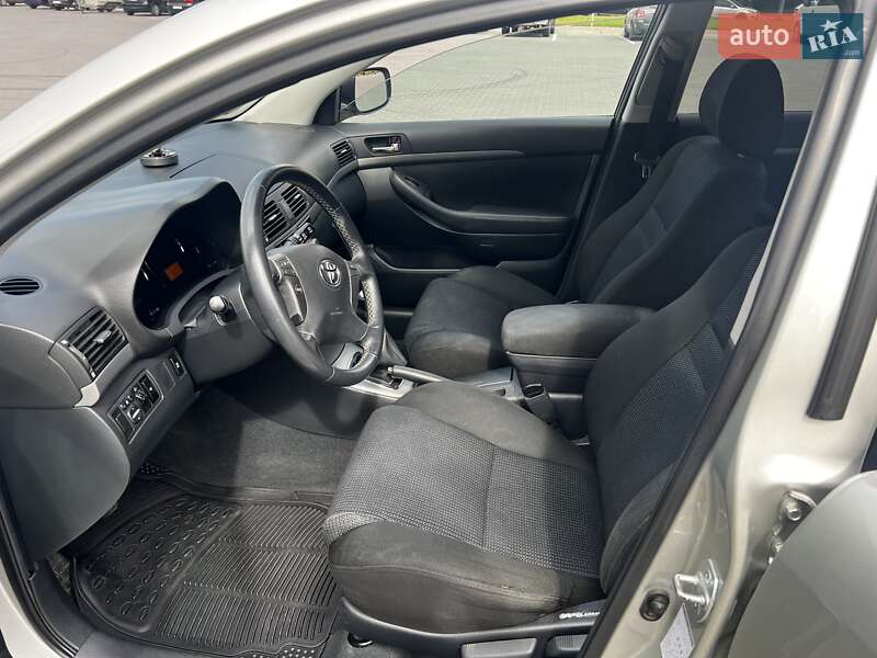 Универсал Toyota Avensis 2008 в Луцке