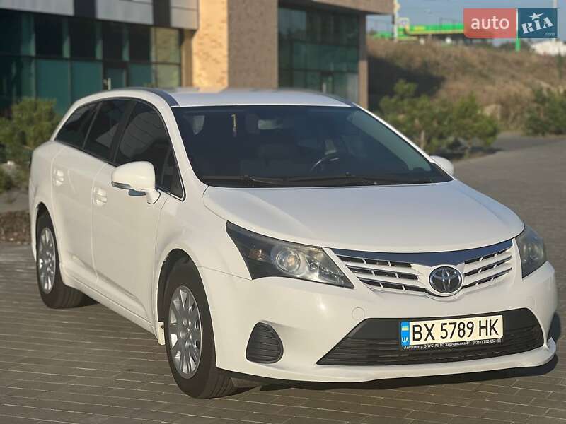 Toyota Avensis 2012