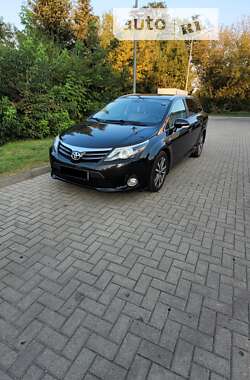 Универсал Toyota Avensis 2012 в Пустомытах