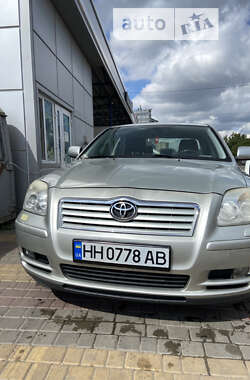 Седан Toyota Avensis 2005 в Подольске