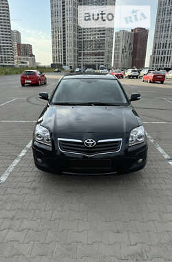 Седан Toyota Avensis 2008 в Киеве