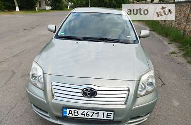 Седан Toyota Avensis 2004 в Бершади