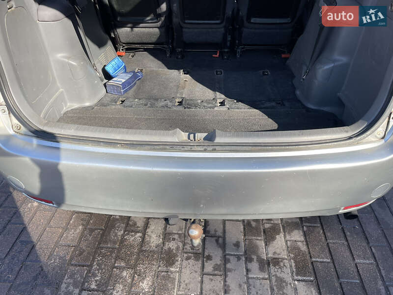 Універсал Toyota Avensis 2001 в Києві