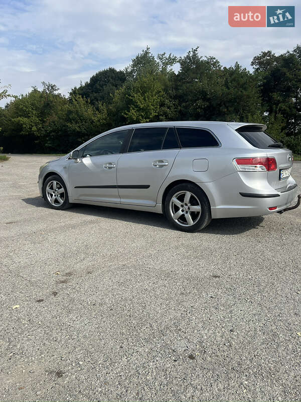 Универсал Toyota Avensis 2011 в Тернополе