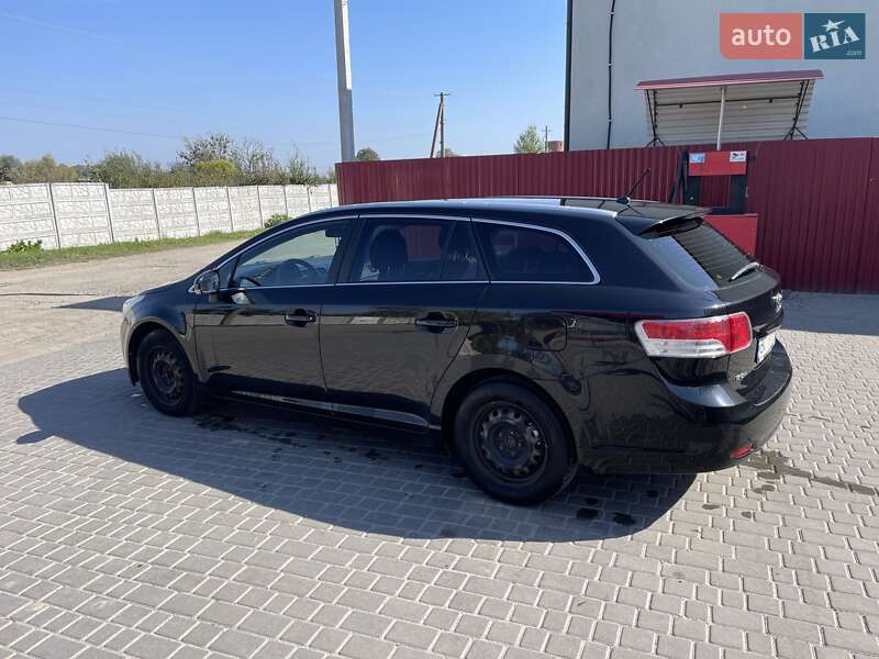 Універсал Toyota Avensis 2011 в Кам'янці-Бузькій