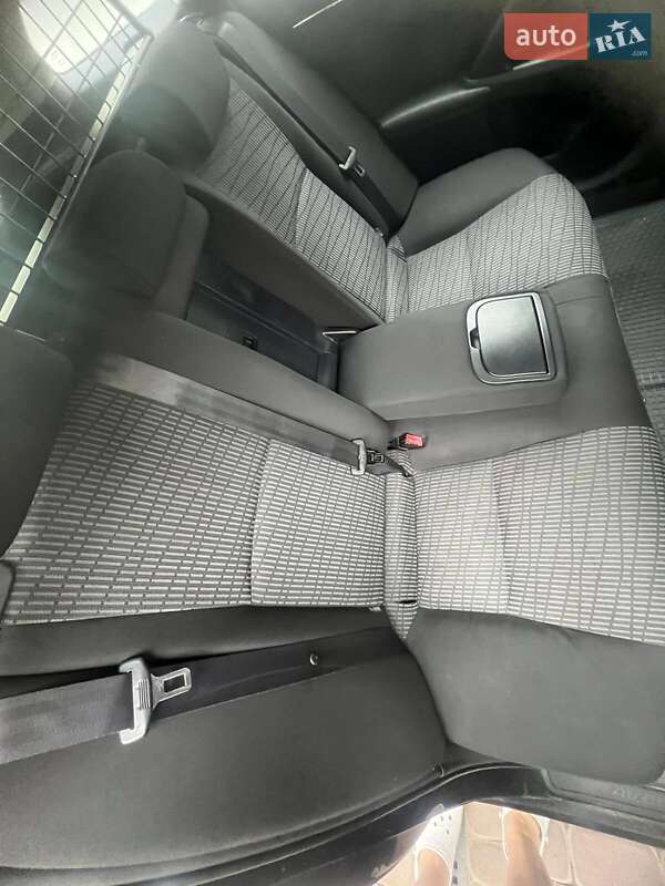 Универсал Toyota Avensis 2010 в Горохове