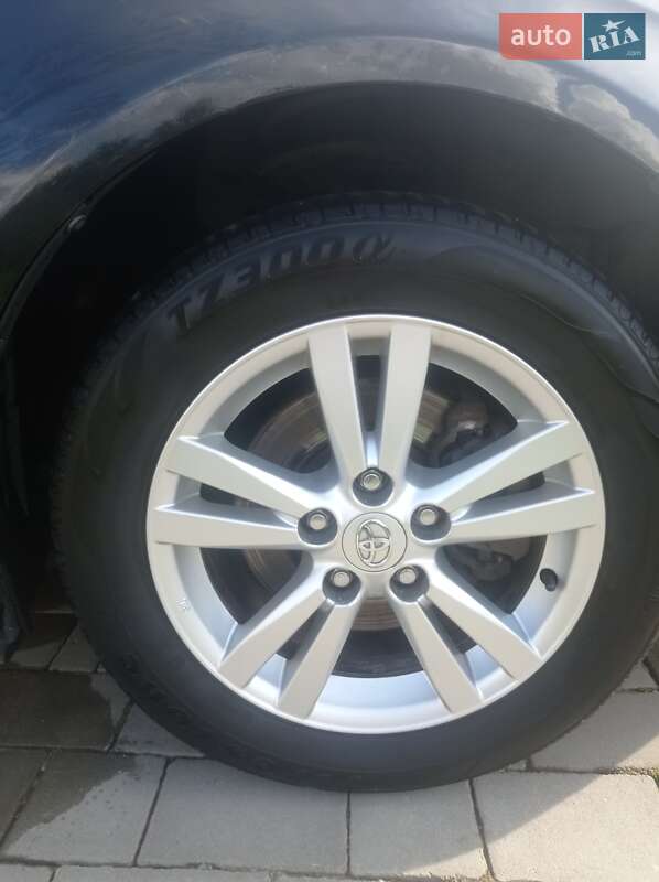 Универсал Toyota Avensis 2010 в Горохове