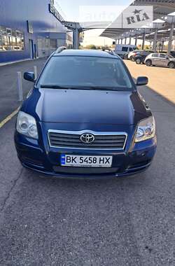 Універсал Toyota Avensis 2003 в Здолбуніві