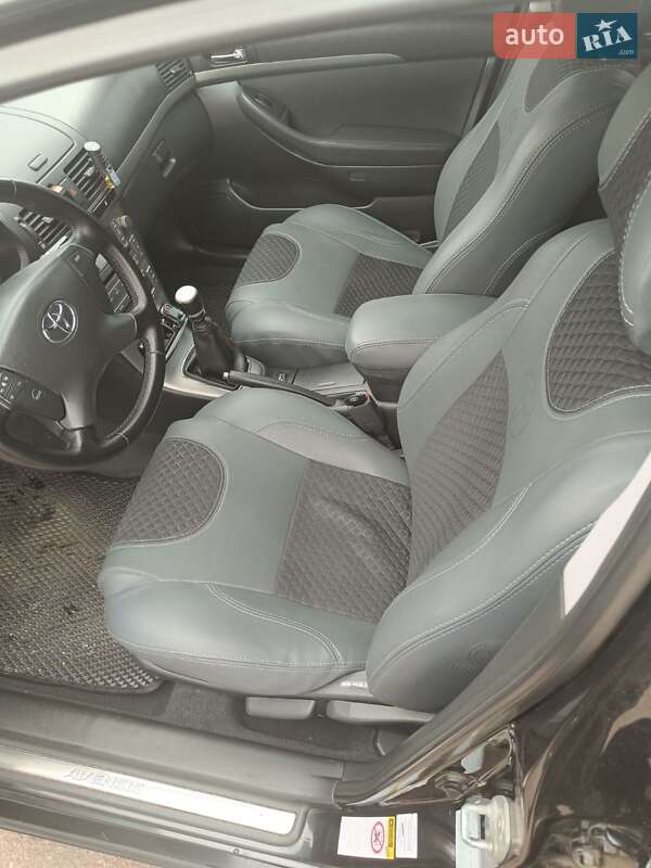 Универсал Toyota Avensis 2008 в Житомире