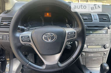 Седан Toyota Avensis 2008 в Днепре