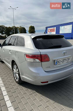 Универсал Toyota Avensis 2010 в Тернополе