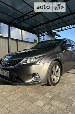 Седан Toyota Avensis 2015 в Борисполе