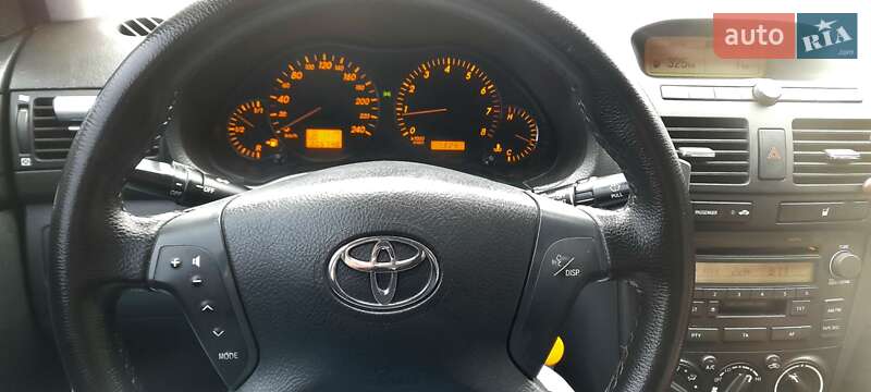 Седан Toyota Avensis 2004 в Броварах