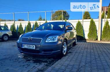 Лифтбек Toyota Avensis 2004 в Томашполе