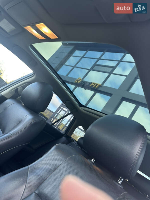 Універсал Toyota Avensis 2012 в Шепетівці