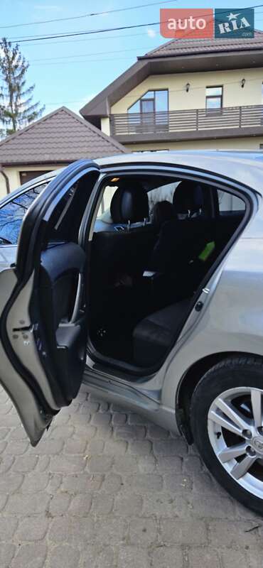 Седан Toyota Avensis 2012 в Харкові