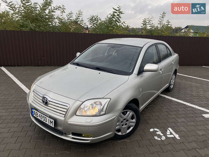 Седан Toyota Avensis 2004 в Виннице