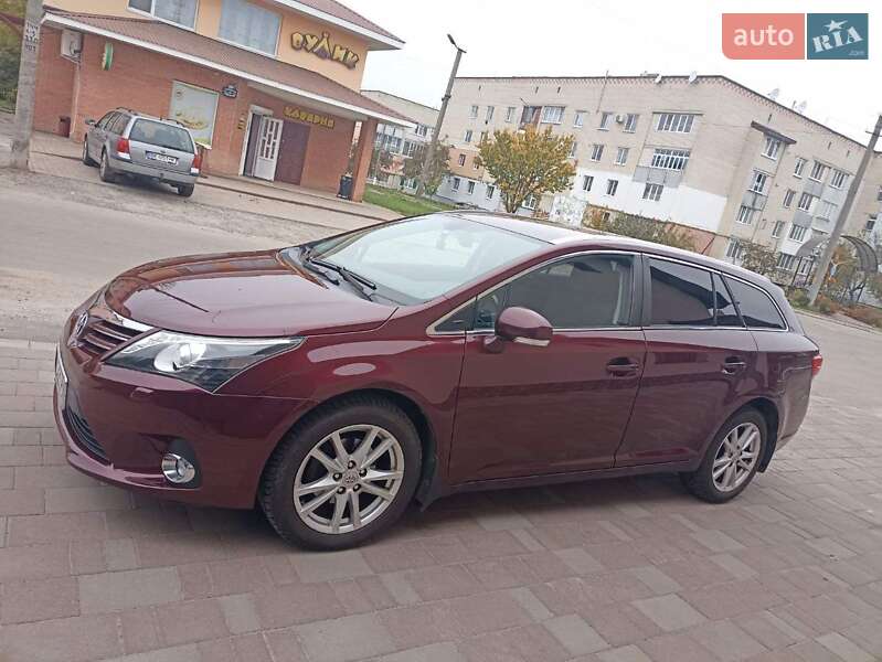 Універсал Toyota Avensis 2012 в Рівному