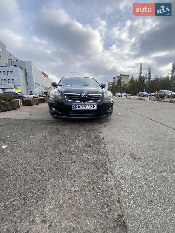 Седан Toyota Avensis 2007 в Киеве
