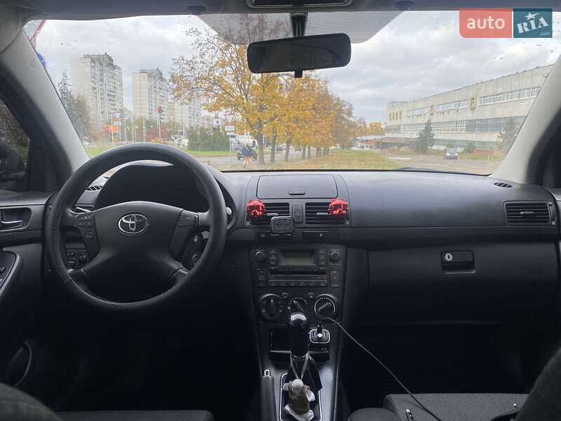 Седан Toyota Avensis 2007 в Киеве