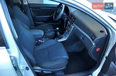 Седан Toyota Avensis 2007 в Львове