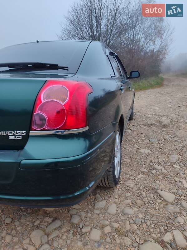 Ліфтбек Toyota Avensis 2003 в Болехові