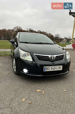 Седан Toyota Avensis 2010 в Тернополе