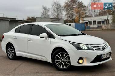 Седан Toyota Avensis 2012 в Охтирці