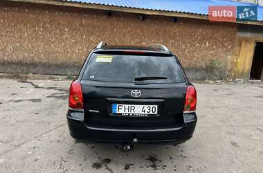 Универсал Toyota Avensis 2004 в Славянске