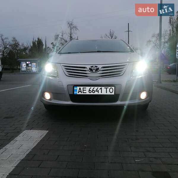 Седан Toyota Avensis 2008 в Кременчуге