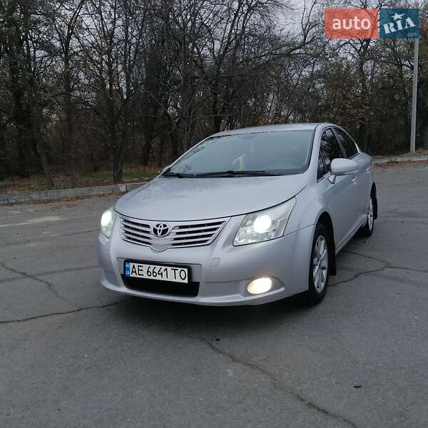 Седан Toyota Avensis 2008 в Кременчуге