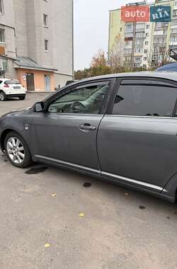 Седан Toyota Avensis 2003 в Хмельницком